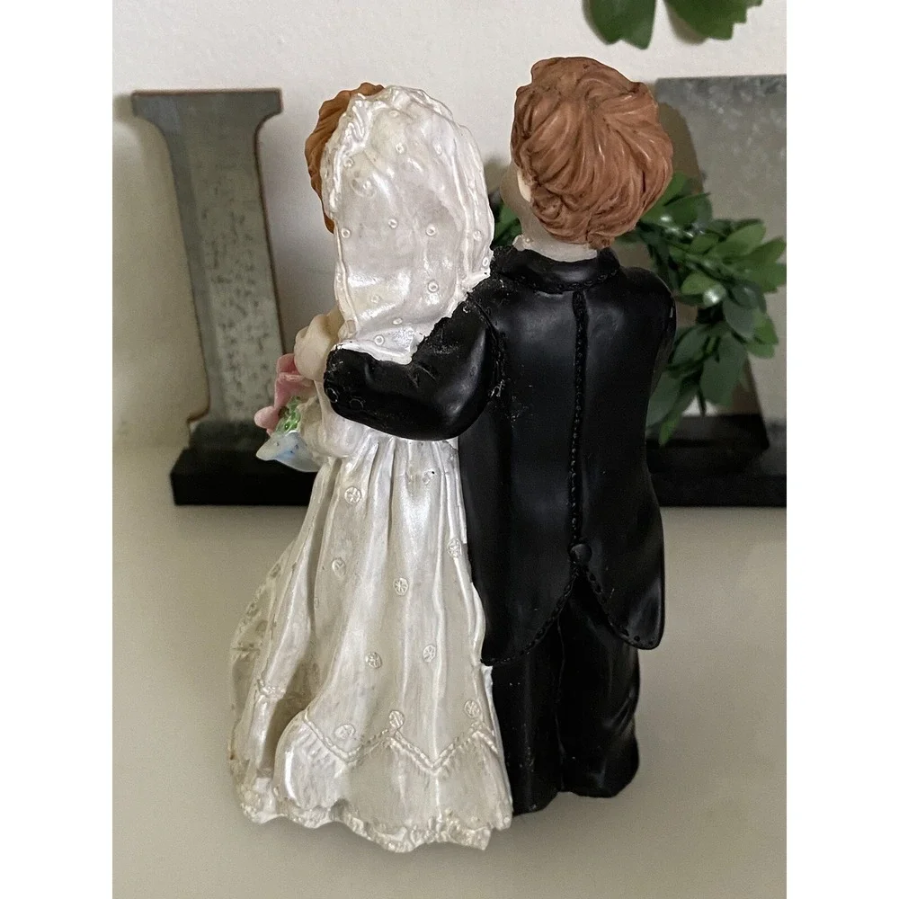 Vintage Shabby Chic Wedding Bride and Groom Resin Wedding Cake Topper‎ 5.5